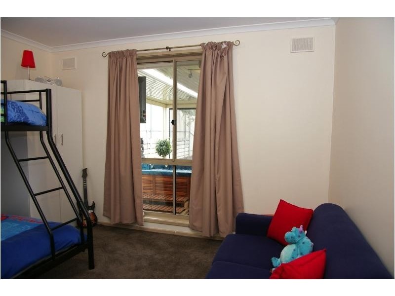 6 Brooklyn Chase, Greenwith SA 5125