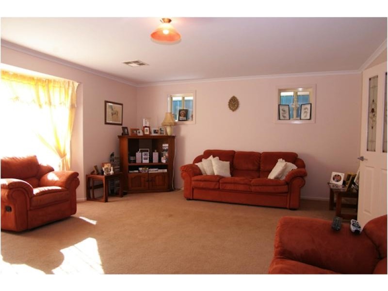 35 Doradus Avenue, Hope Valley SA 5090