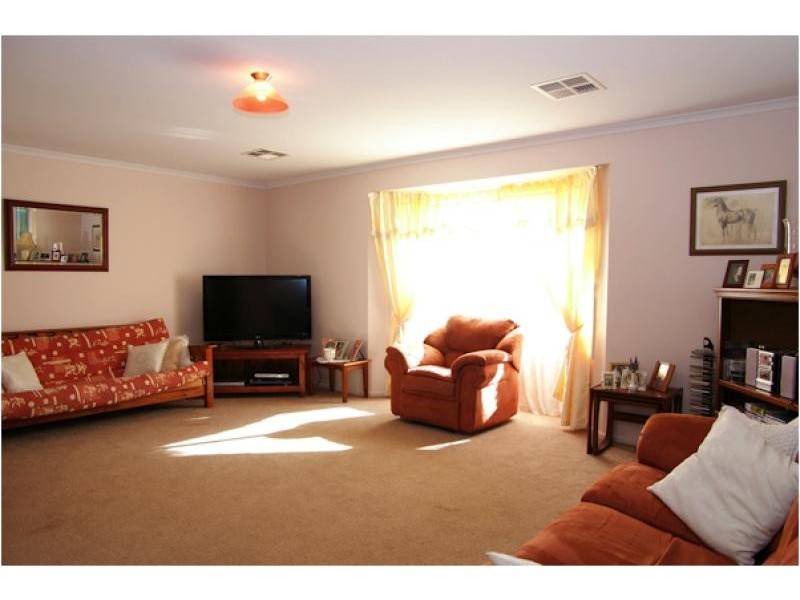 35 Doradus Avenue, Hope Valley SA 5090