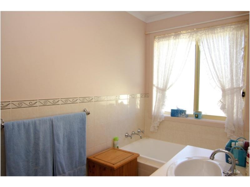 35 Doradus Avenue, Hope Valley SA 5090