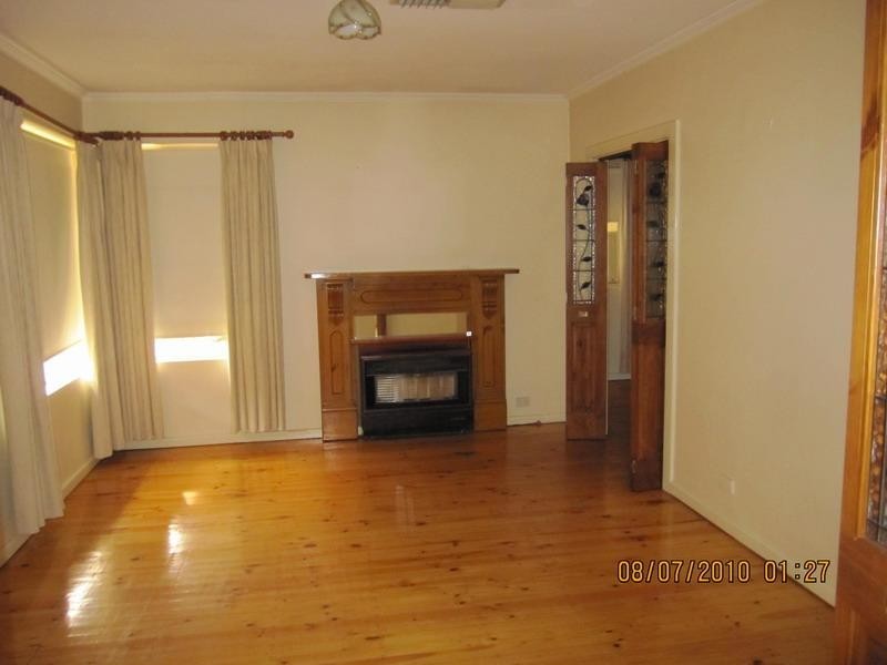 12 Elizabeth Crescent, Valley View SA 5093