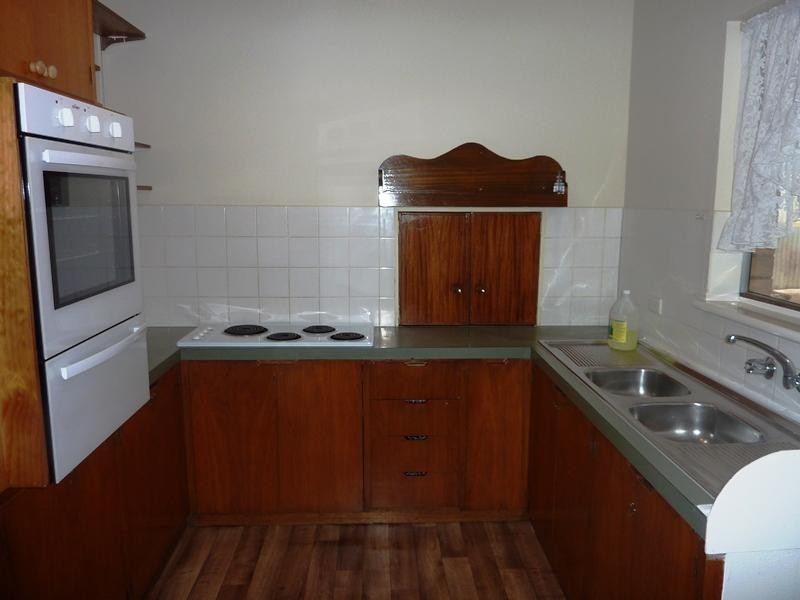 17 Dewer Avenue, Ridgehaven SA 5097