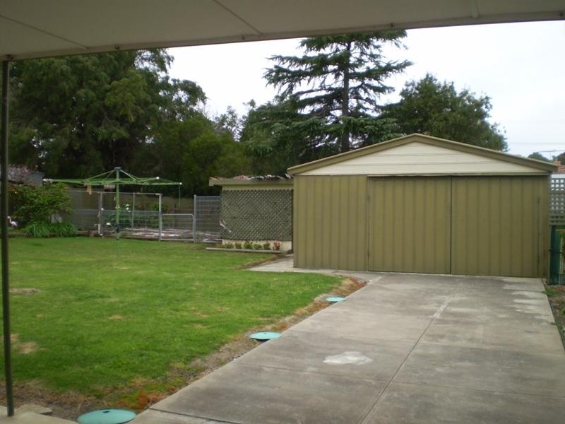 1 Tareena Street, Ridgehaven SA 5097