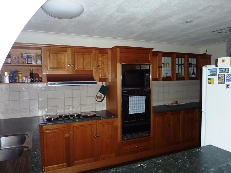 18 Dresden Rd, Modbury Heights SA 5092