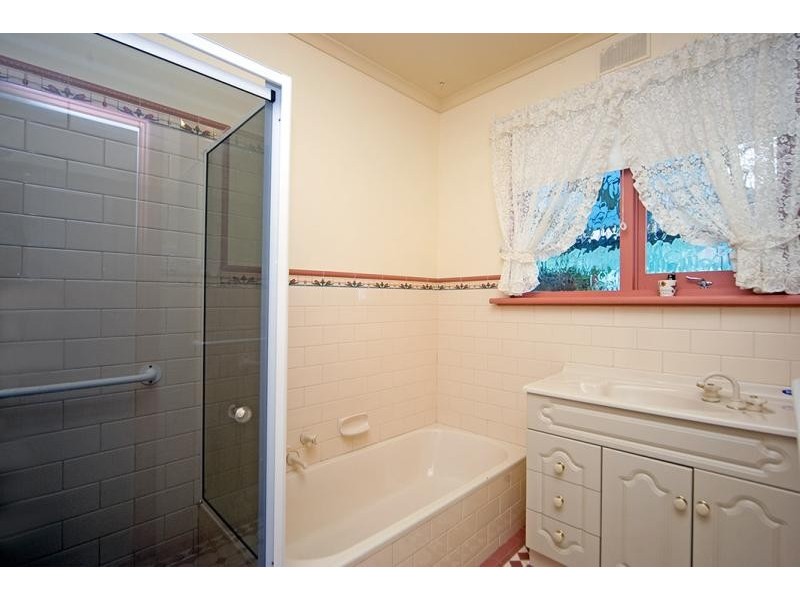 15 Eucalypt Parade, St Agnes SA 5097