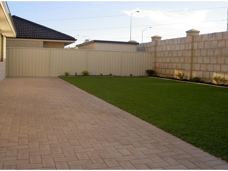44 The Lakes Boulevard, Jandakot WA 6164
