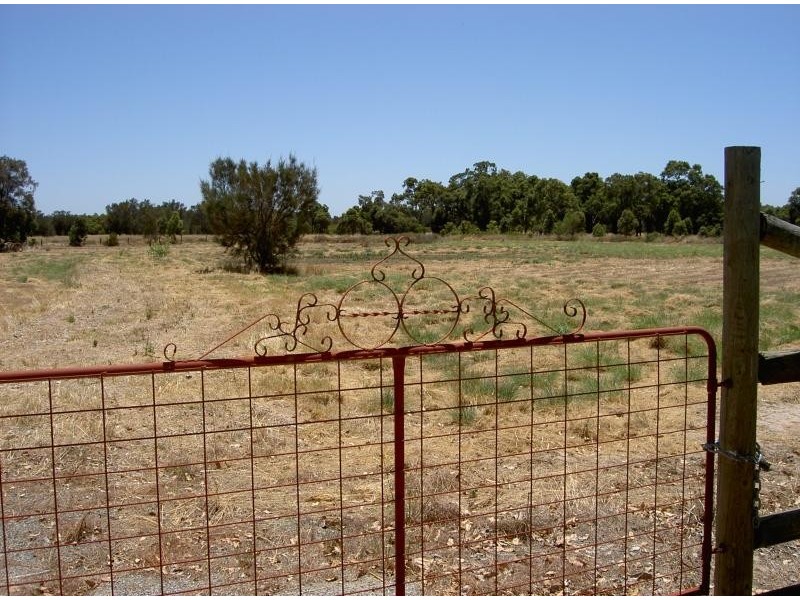 108 Hopkinson Road, Oakford WA 6121