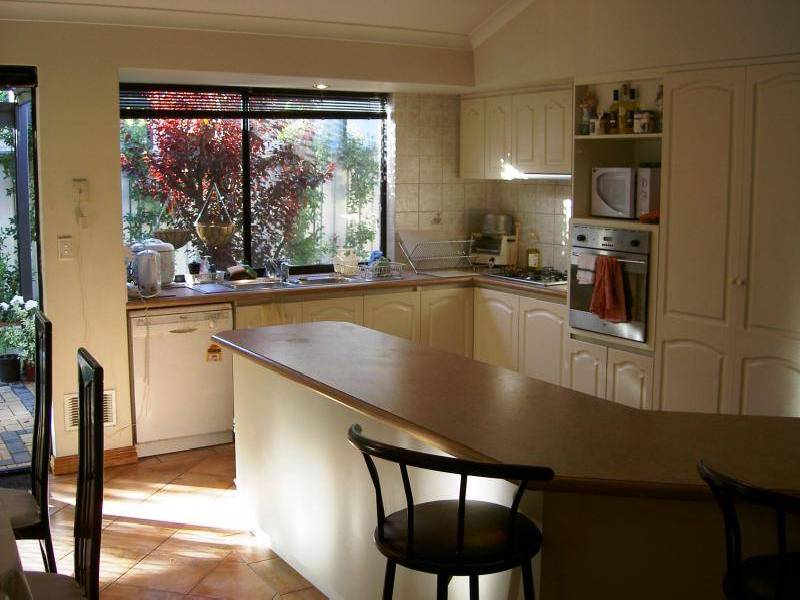 16 BONVILLE GLEN, Jandakot WA 6164