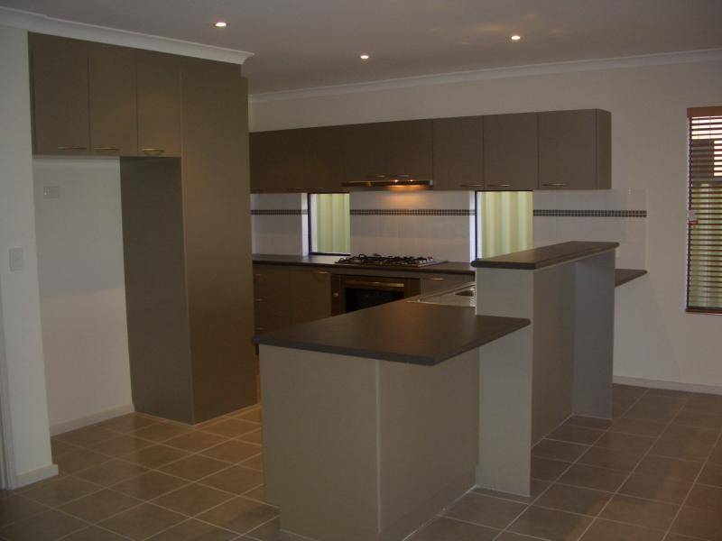 4 TATHRA LANE, Aubin Grove WA 6164