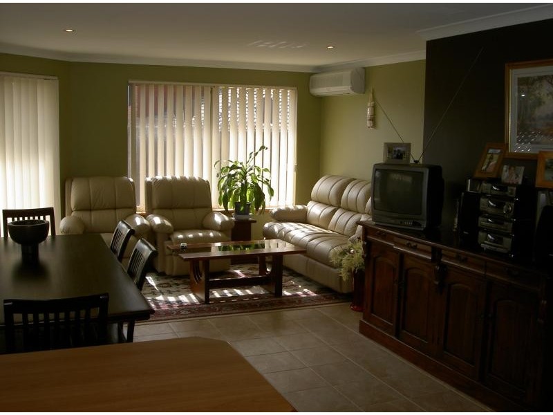 212 GLEN IRIS DRIVE, Jandakot WA 6164