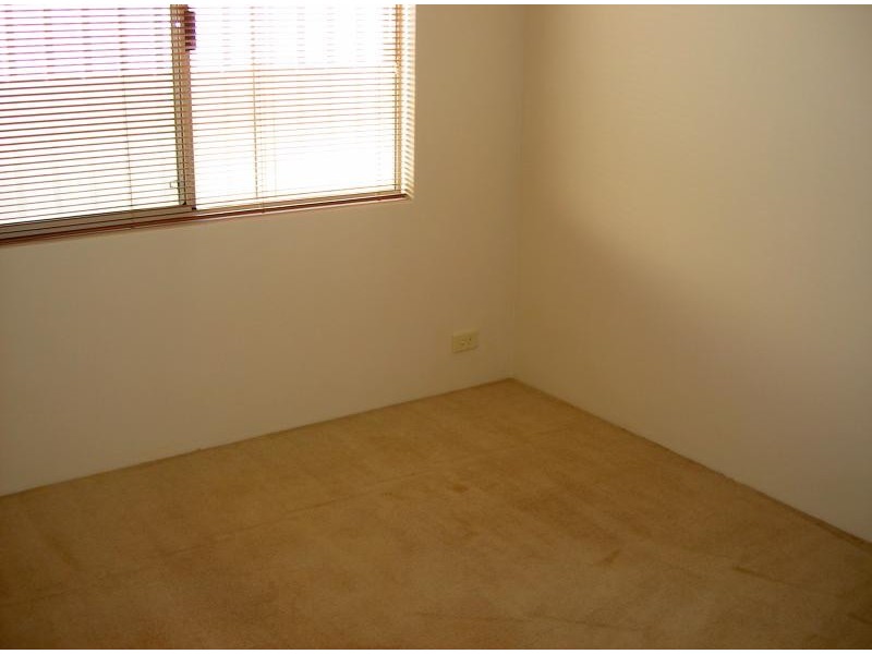 34 BRENCHLEY DRIVE, Atwell WA 6164