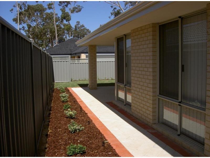 17 LYNDHURST CRESCENT, Wellard WA 6170