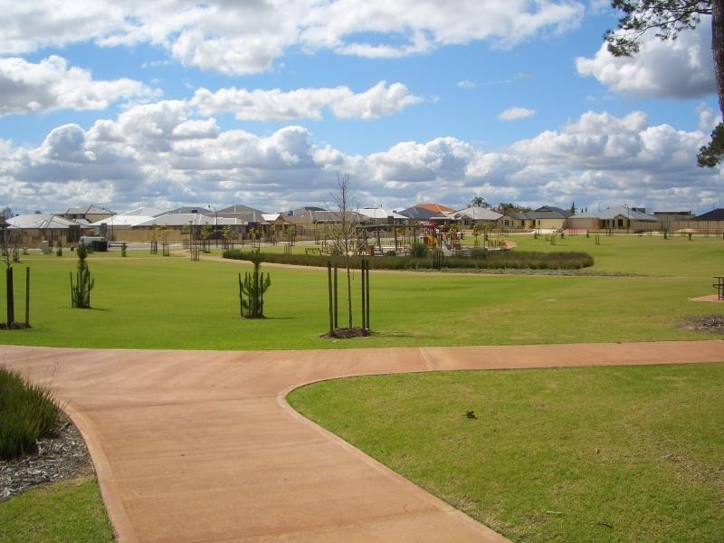 35 Kesiya Turn, Aubin Grove WA 6164