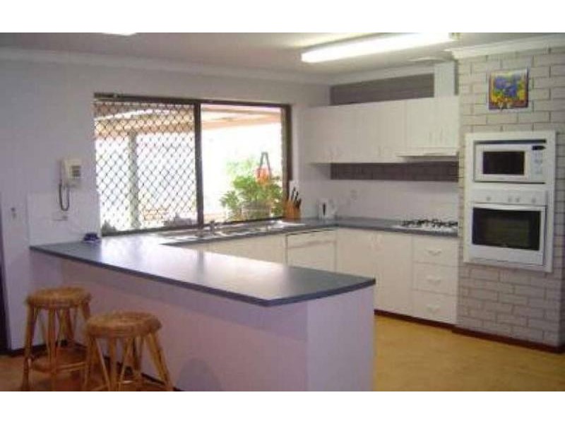 15 Dotterel Way, Yangebup WA 6164