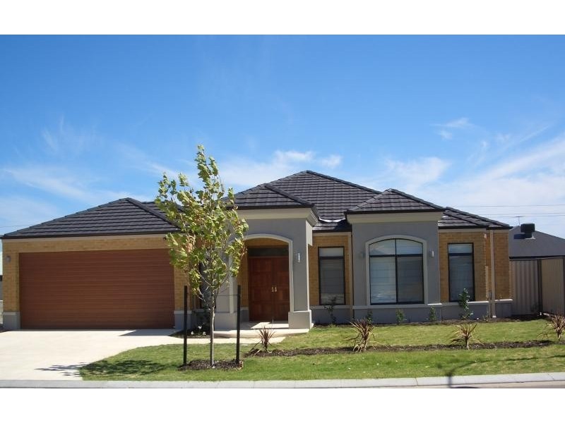 7 COTSWOLD PARADE, Aubin Grove WA 6164