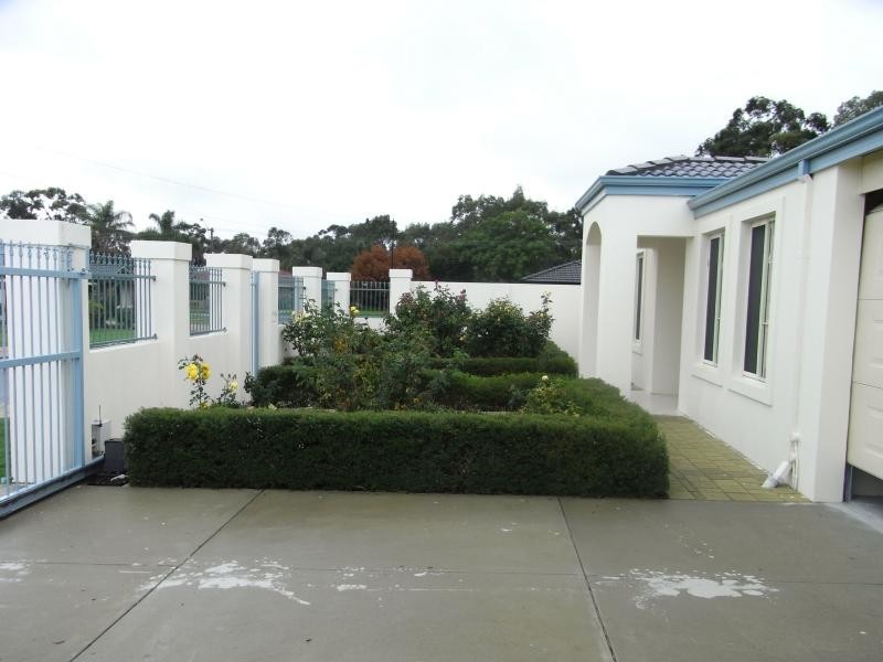 22 Beroona Way, South Lake WA 6164