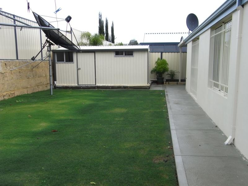22 Beroona Way, South Lake WA 6164
