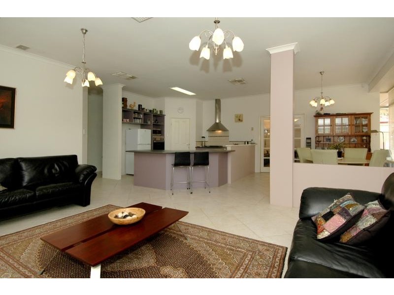 69 KOORALBYN VALLEY CRESCENT, Jandakot WA 6164