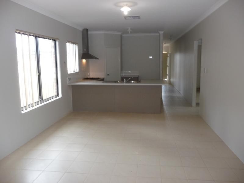 33 Camden Bvd, Aubin Grove WA 6164