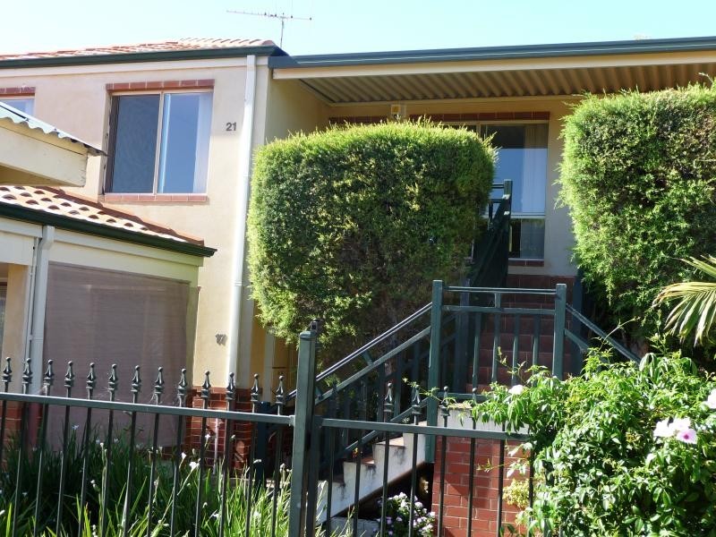 Unit 21/33 PADDINGTON COURT, Bibra Lake WA 6163