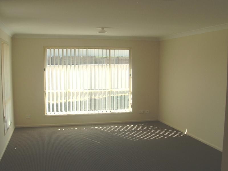 6 Rex Cove, Aberglasslyn NSW 2320