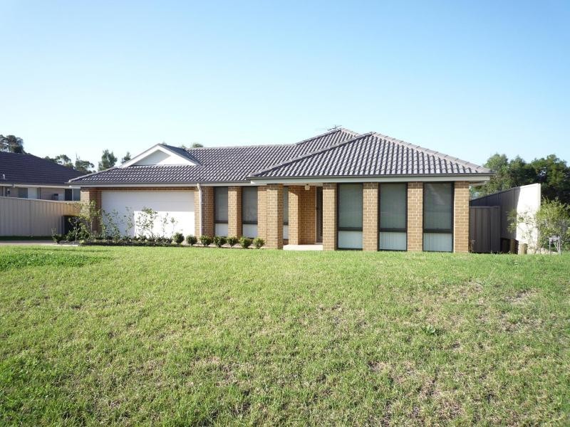8 Parklands Road, Largs NSW 2320