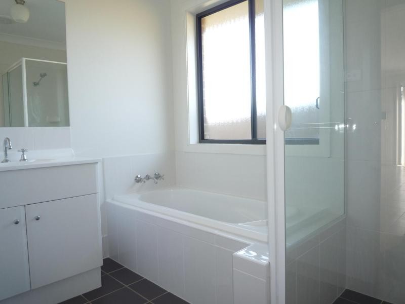 8 Parklands Road, Largs NSW 2320