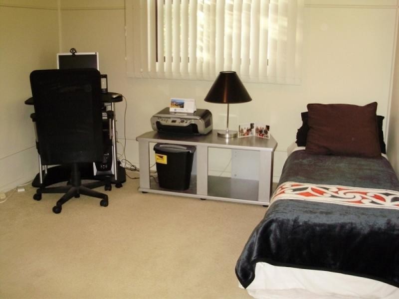 8 Fourth Ave, Rutherford NSW 2320