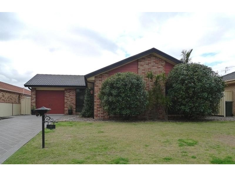 17 Lycett Close, Metford NSW 2323