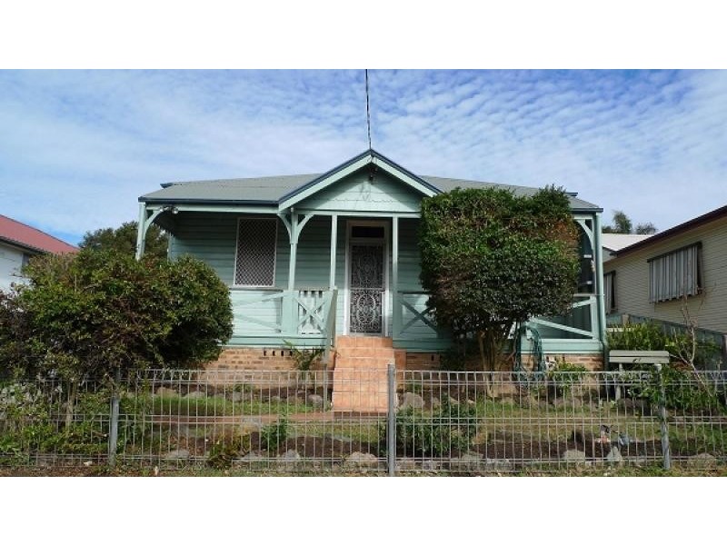 12 Queen Street, Rutherford NSW 2320