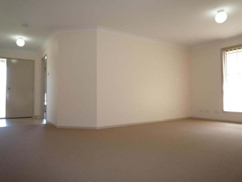 36 Pumphouse Crescent, Rutherford NSW 2320