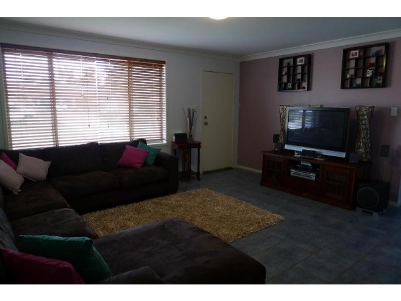 2 Coburn Circuit, Metford NSW 2323