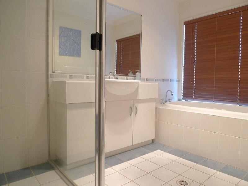 5 Hilltop Crescent, Bolwarra Heights NSW 2320