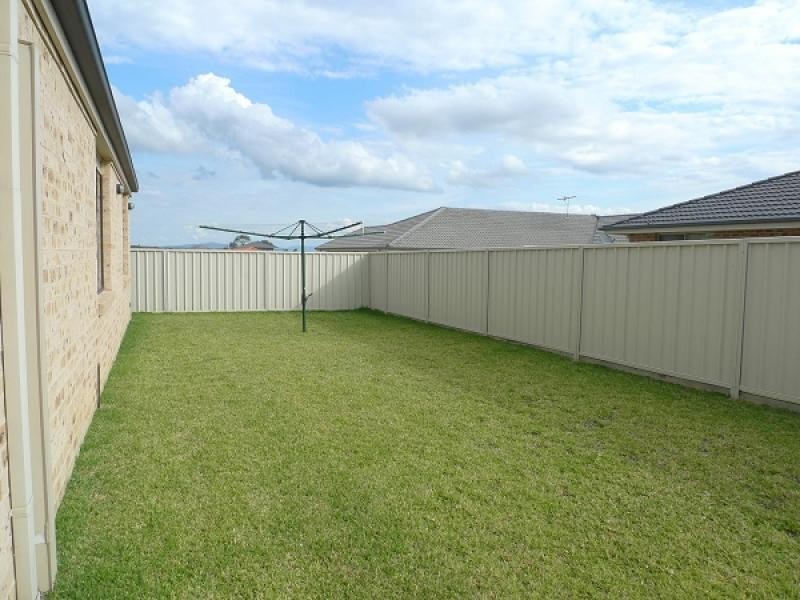 5 Hilltop Crescent, Bolwarra Heights NSW 2320