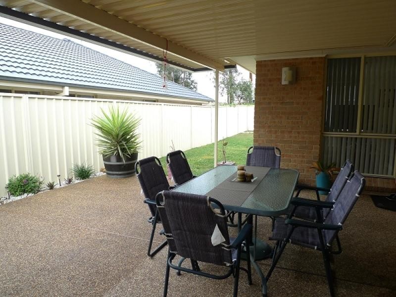 16 Streeton Drive, Metford NSW 2323