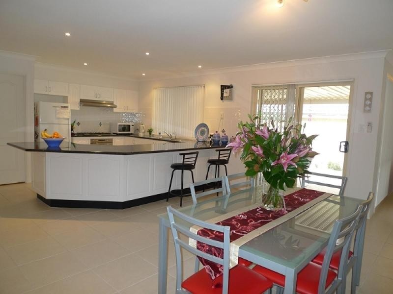 16 Streeton Drive, Metford NSW 2323