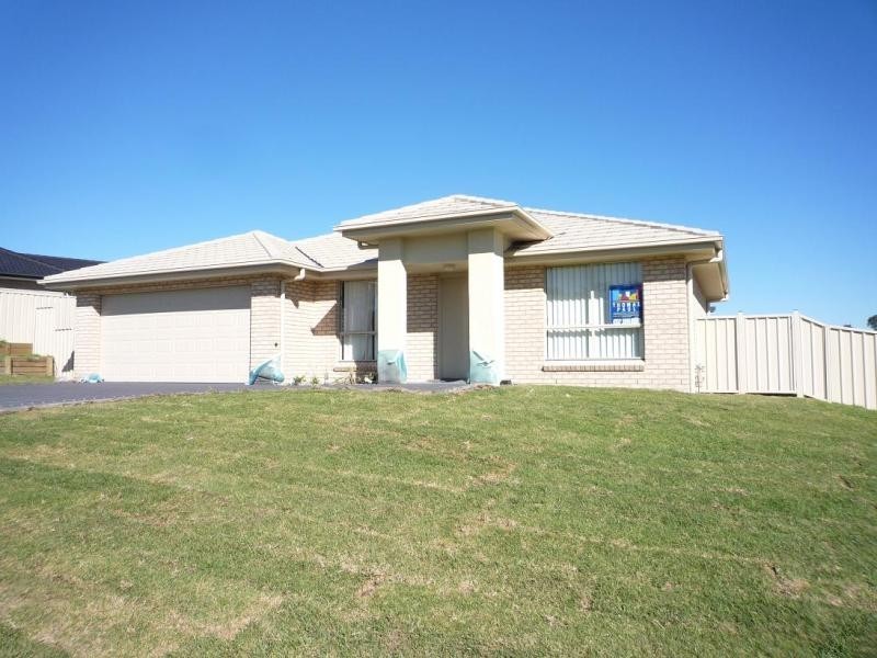 17 Diamond Circuit, Aberglasslyn NSW 2320