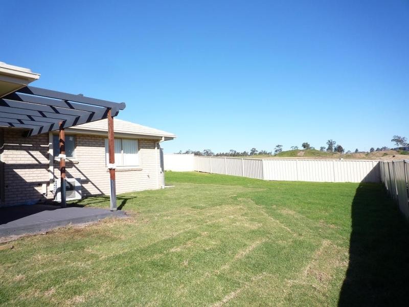 17 Diamond Circuit, Aberglasslyn NSW 2320
