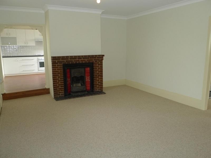8 Goulburn Street, Abermain NSW 2326
