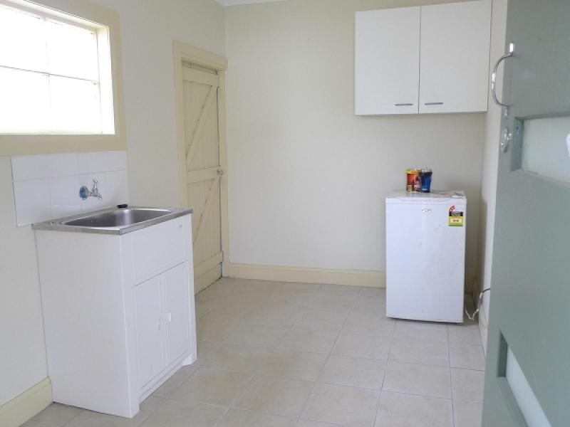 8 Goulburn Street, Abermain NSW 2326