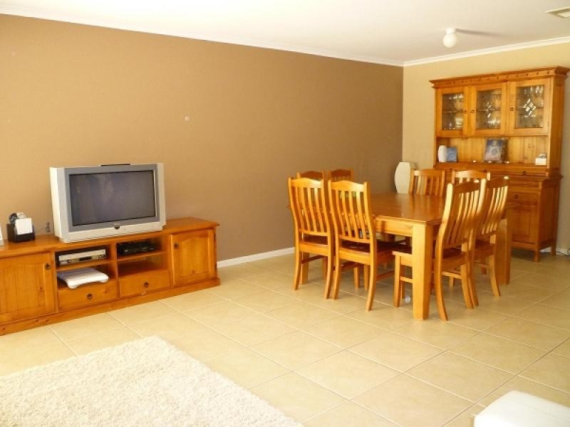 27 Strutt Crescent, Metford NSW 2323