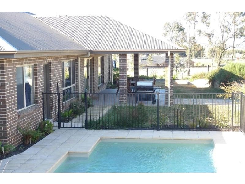 4 Sandstone Drive, Windella NSW 2320