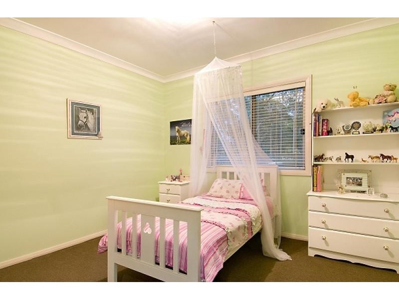 11 Regal Place, Seaham NSW 2324