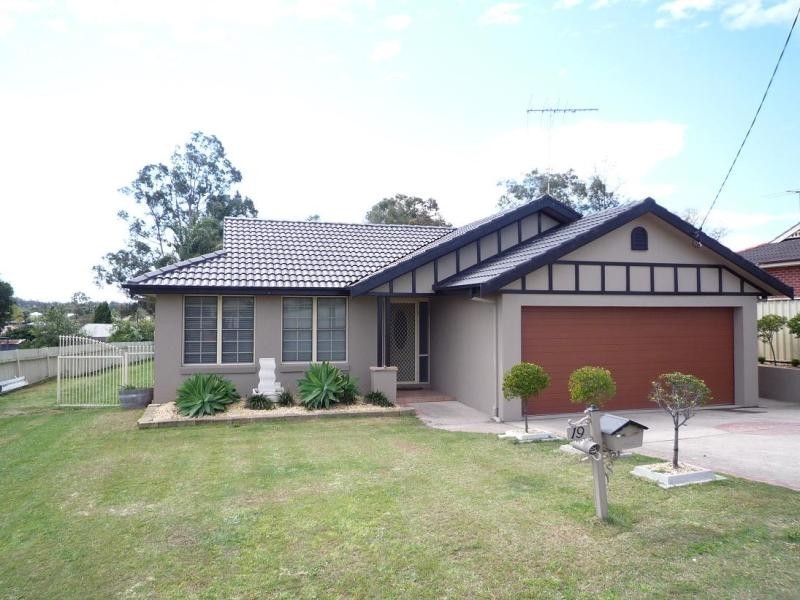 19 Filey Street, Greta NSW 2334