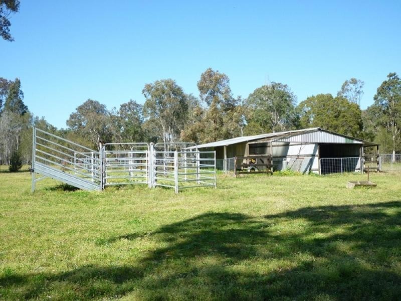 10 Alexander Drive, Seaham NSW 2324