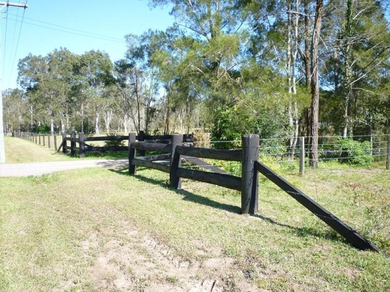 10 Alexander Drive, Seaham NSW 2324