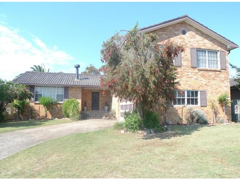 4 Foveaux Crescent, Metford NSW 2323