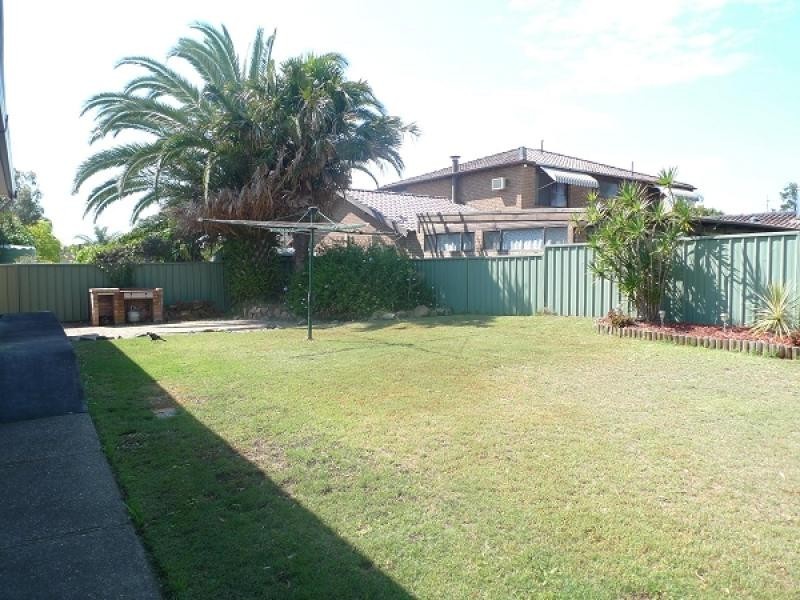 4 Foveaux Crescent, Metford NSW 2323