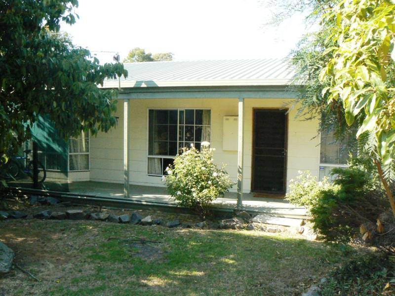 16 FARMERS LANE, Orbost VIC 3888