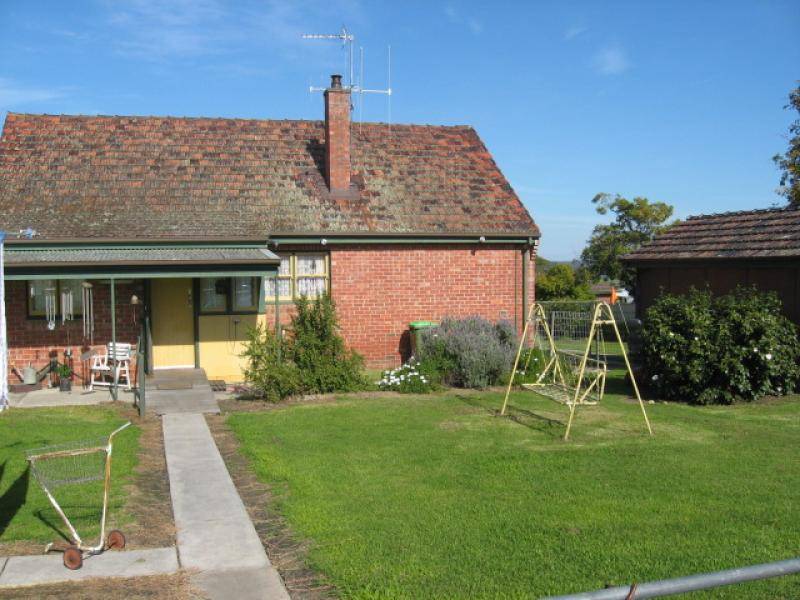 19 SCOTT STREET, Orbost VIC 3888